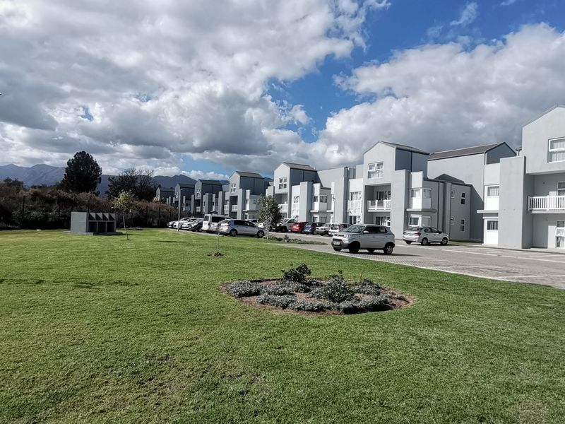 3 Bedroom Duplex Apartment to Rent in Bergendal Country Villas, Paarl - Photo 1