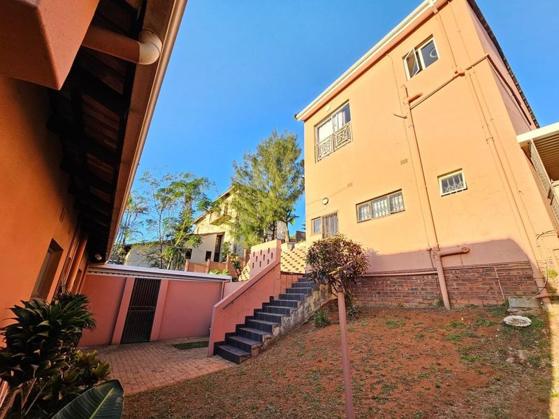 House For Sale in Ocean view, Bluff - Photo 5