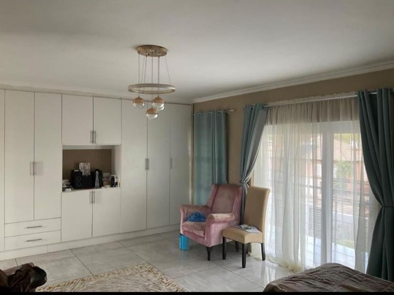 4 Bedroom House For Sale in Glenway Estate, Pretoria Gauteng - Photo 10