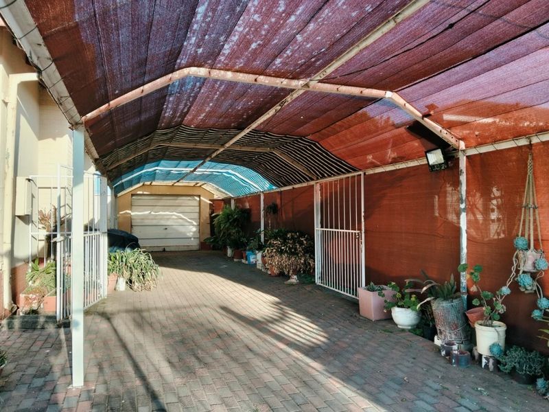 House For Sale in Glenvarloch, Nigel - Photo 2
