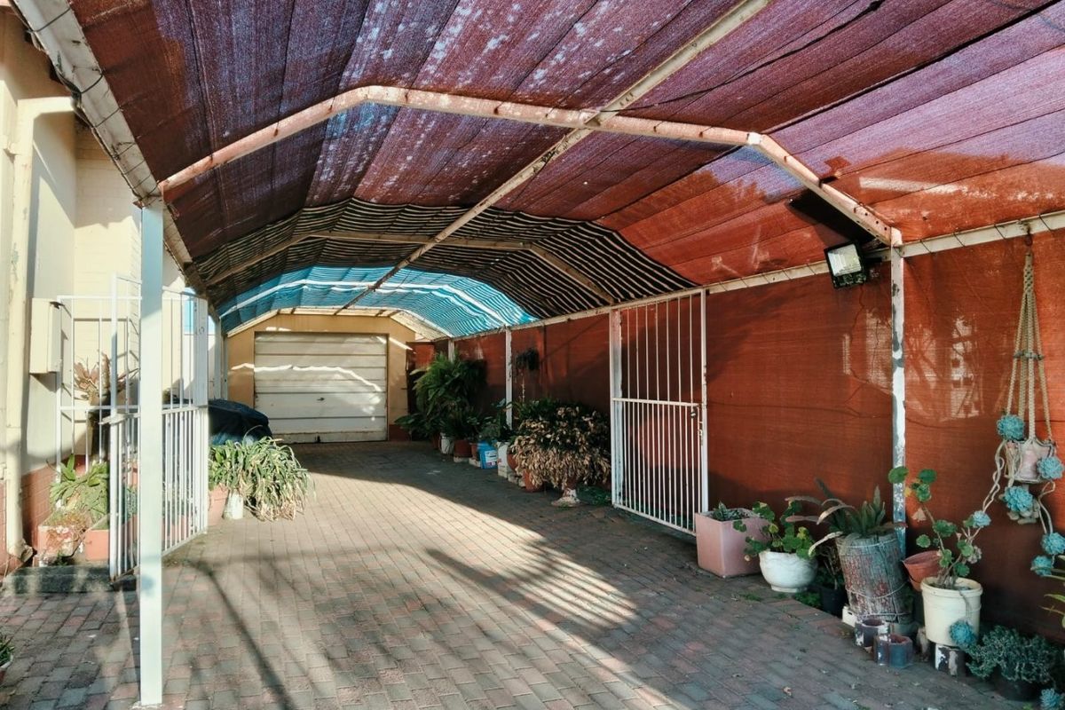 House For Sale in Glenvarloch, Nigel - Photo 2