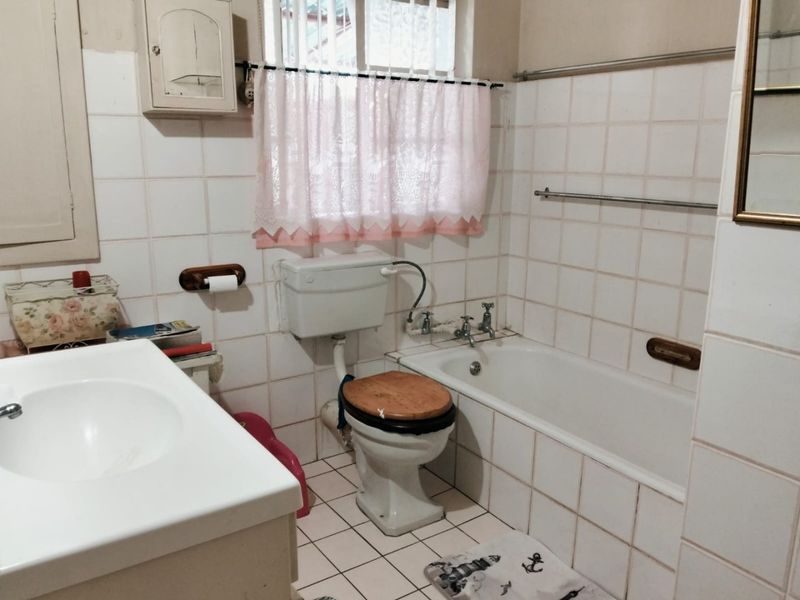 House For Sale in Glenvarloch, Nigel - Photo 8