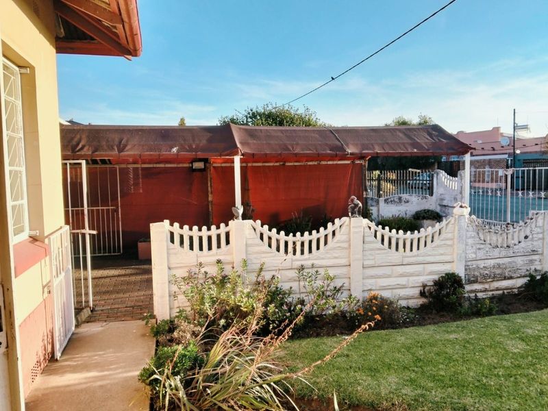House For Sale in Glenvarloch, Nigel - Photo 4