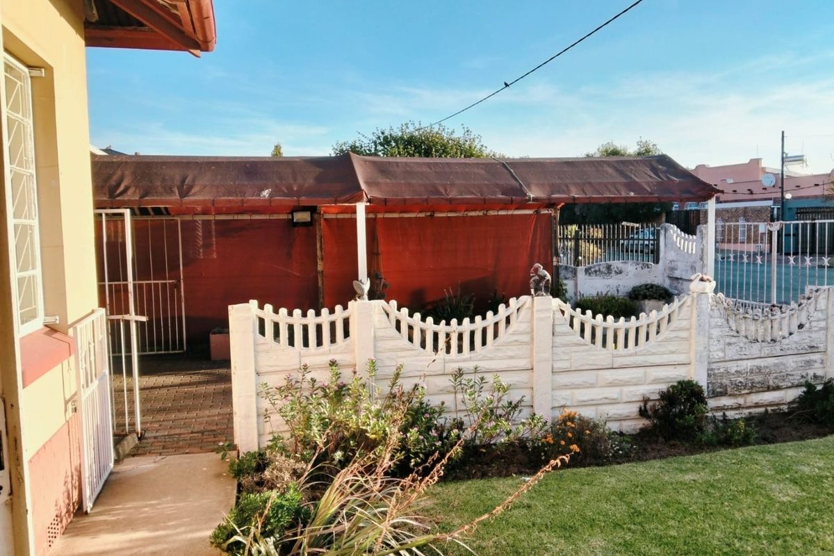 House For Sale in Glenvarloch, Nigel - Photo 4