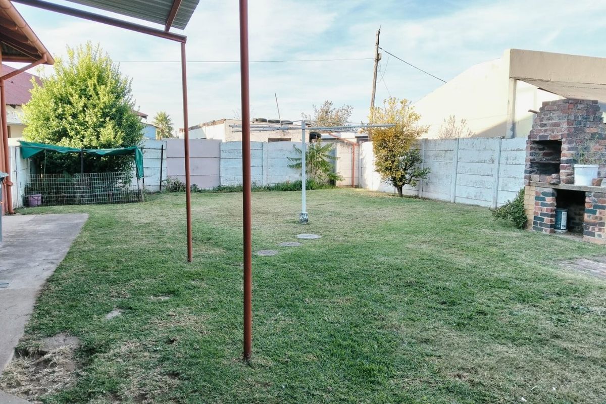 House For Sale in Glenvarloch, Nigel - Photo 3