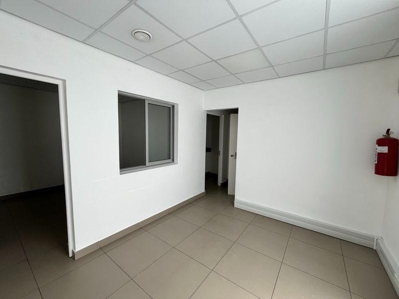 Warehouse To Rent in Brackengate, Brackenfell - Photo 2