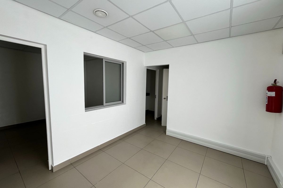 Warehouse To Rent in Brackengate, Brackenfell - Photo 2