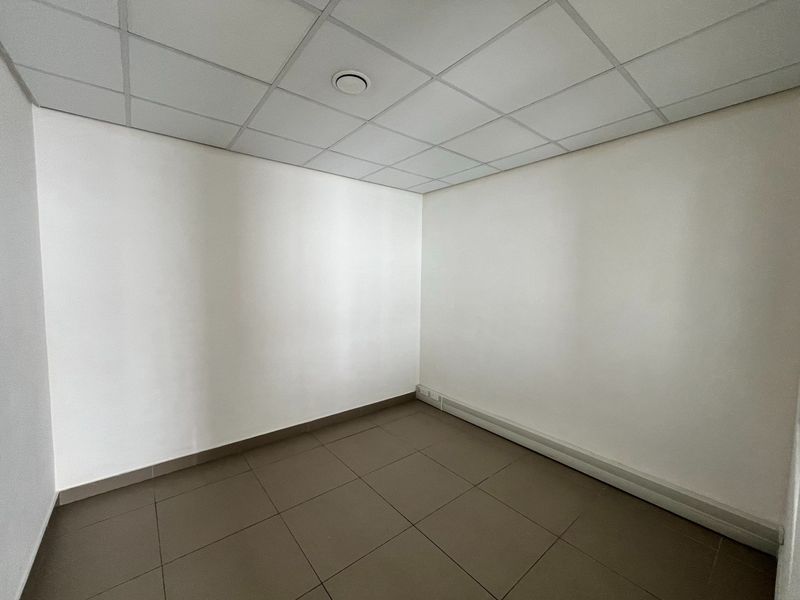 Warehouse To Rent in Brackengate, Brackenfell - Photo 3