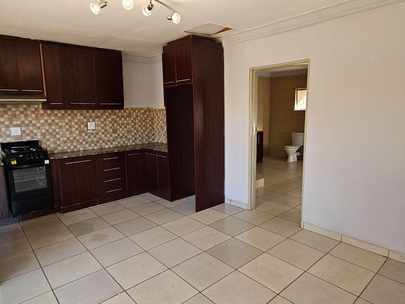 Apartment To Rent in Silverton, Pretoria - Photo 2