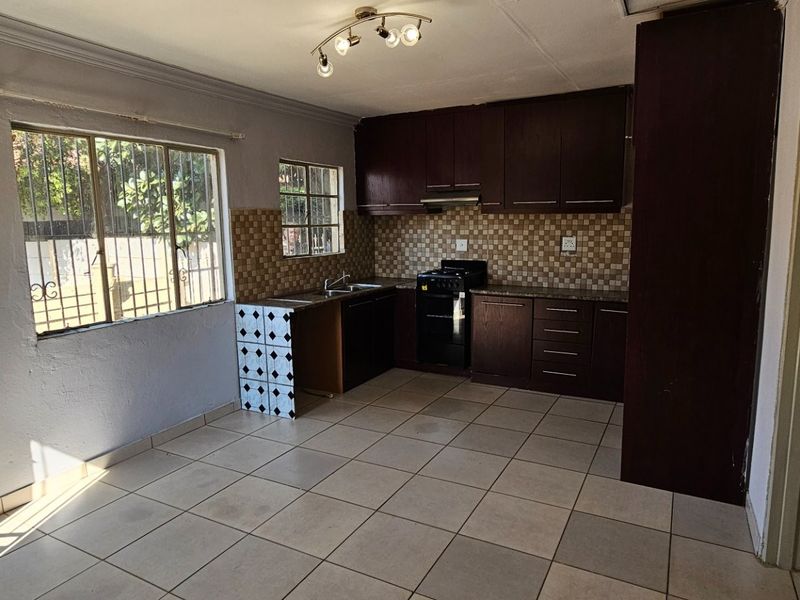 Apartment To Rent in Silverton, Pretoria - Photo 4