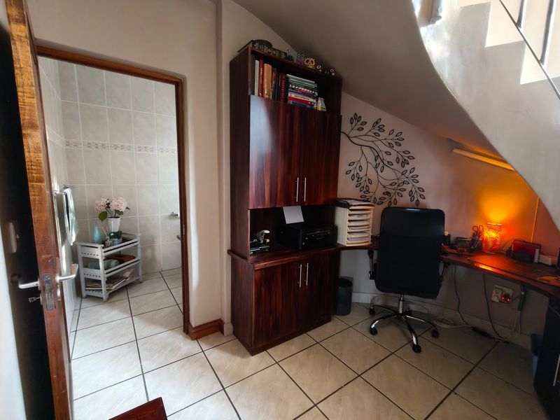 House For Sale in Stonehenge Ext 7, Close to Laerskool Laeveld, Nelspruit. - Photo 4