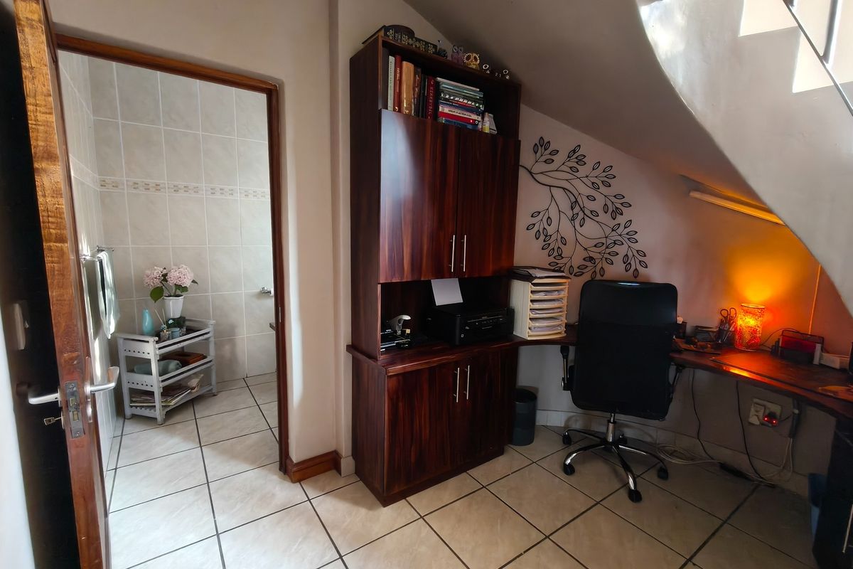 House For Sale in Stonehenge Ext 7, Close to Laerskool Laeveld, Nelspruit. - Photo 4