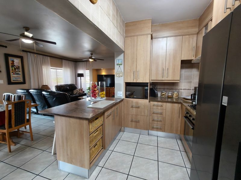 House For Sale in Stonehenge Ext 7, Close to Laerskool Laeveld, Nelspruit. - Photo 10