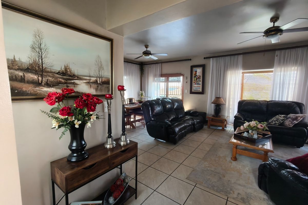 House For Sale in Stonehenge Ext 7, Close to Laerskool Laeveld, Nelspruit. - Photo 5