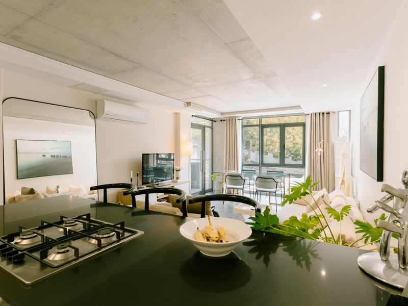 Apartment For Sale in Vredehoek, Cape Town - Photo 5