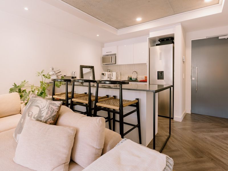 Apartment For Sale in Vredehoek, Cape Town - Photo 3