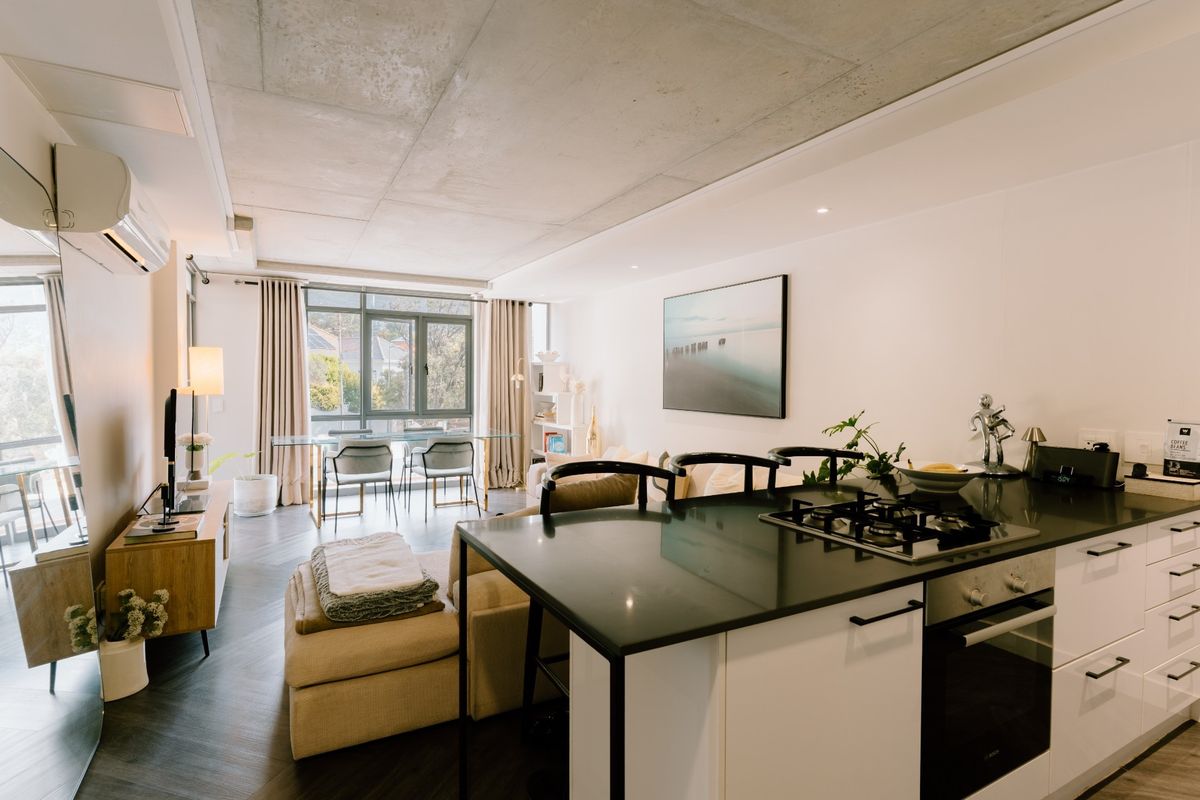 Apartment For Sale in Vredehoek, Cape Town - Photo 2