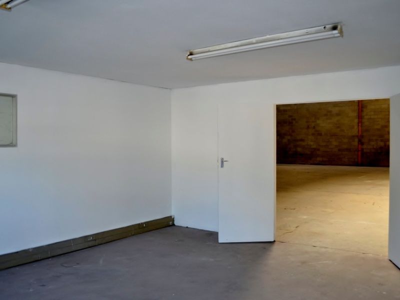 Warehouse To Rent in Kya Sands, GREAT WAREHOUSE UNIT 577 SQM, R 28 273 PM. IN SOUGHT AFTER LIGHT IND - Photo 6