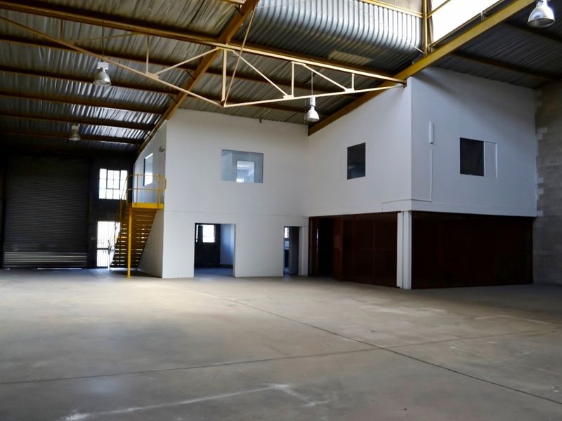 Warehouse To Rent in Kya Sands, GREAT WAREHOUSE UNIT 577 SQM, R 28 273 PM. IN SOUGHT AFTER LIGHT IND - Photo 2