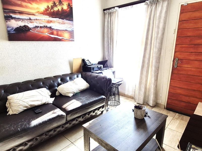 House For Sale in Modderbee, Benoni - Photo 2