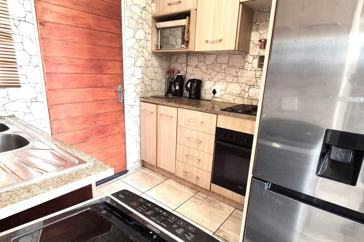 House For Sale in Modderbee, Benoni - Photo 4
