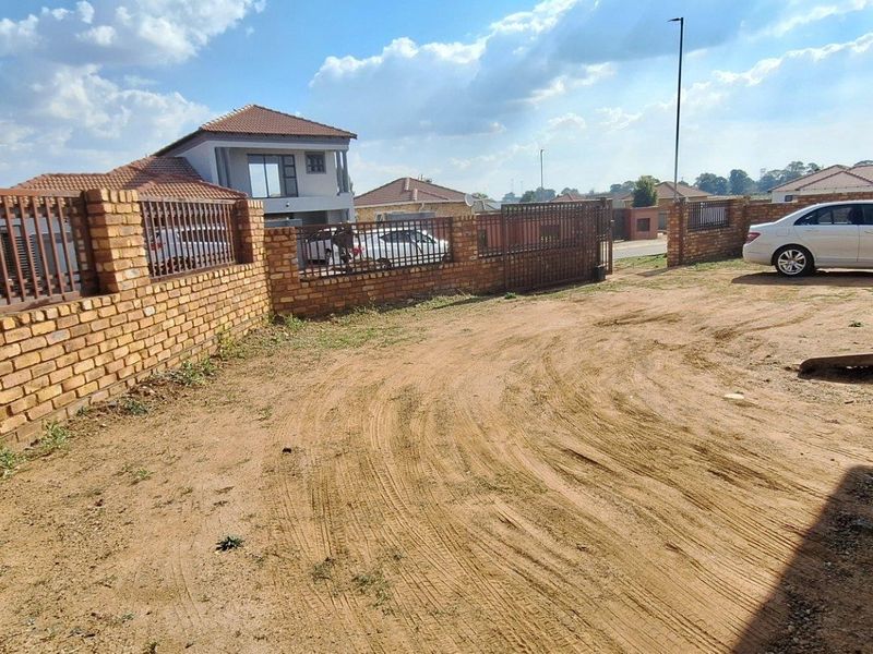 House For Sale in Modderbee, Benoni - Photo 9