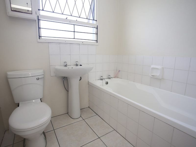 Neat 2 Bedroom Home in Sherwood - Photo 8