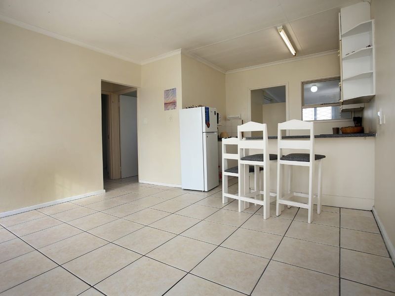 Neat 2 Bedroom Home in Sherwood - Photo 5