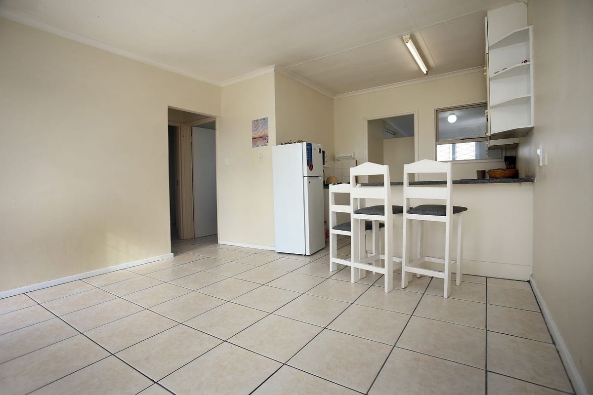 Neat 2 Bedroom Home in Sherwood - Photo 5