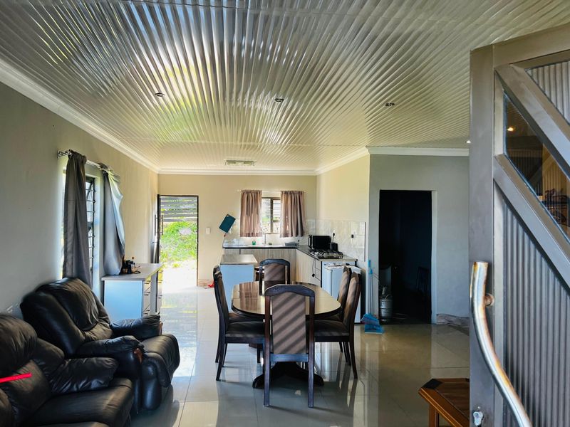 6 Bedroom House for Sale in Umngazana, Port St Johns - Photo 3