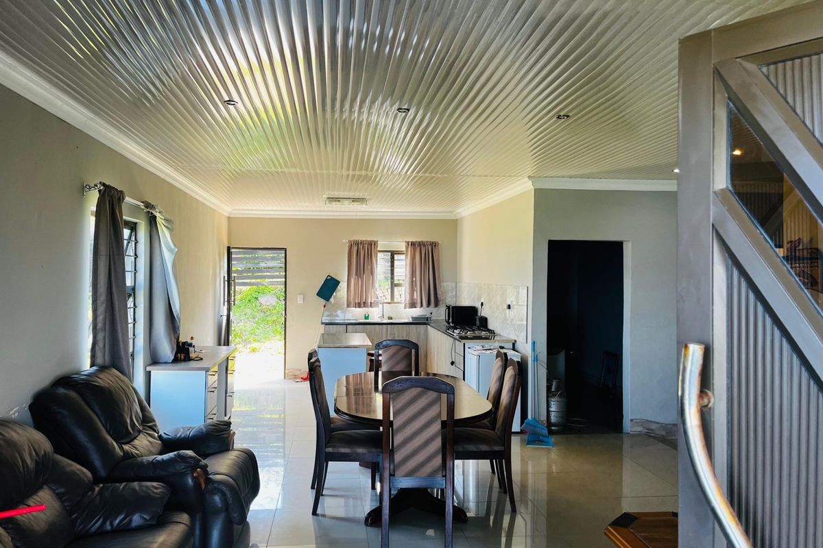 6 Bedroom House for Sale in Umngazana, Port St Johns - Photo 3