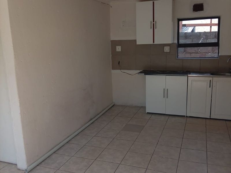 House To Rent in Protea Glen, Soweto - Photo 6
