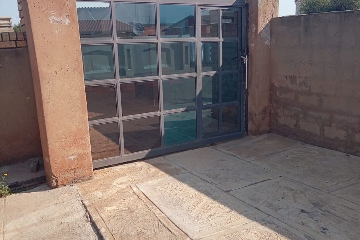 House To Rent in Protea Glen, Soweto - Photo 4