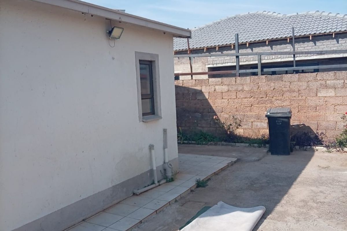 House To Rent in Protea Glen, Soweto - Photo 3