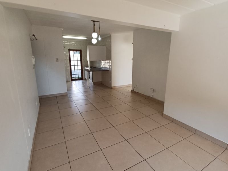 1 Bed / 1 Bath Ground Floor Apartment To Rent in Glen Atholl, Sandton - Photo 7