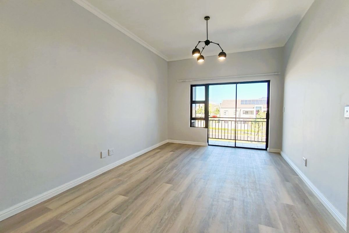 Renovated 2 Bed unit in Burgendy Estate - Photo 4