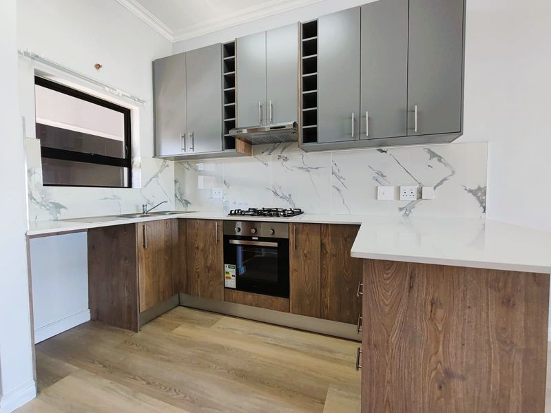 Renovated 2 Bed unit in Burgendy Estate - Photo 8