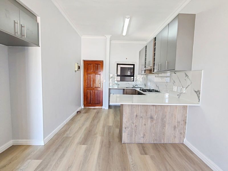 Renovated 2 Bed unit in Burgendy Estate - Photo 5