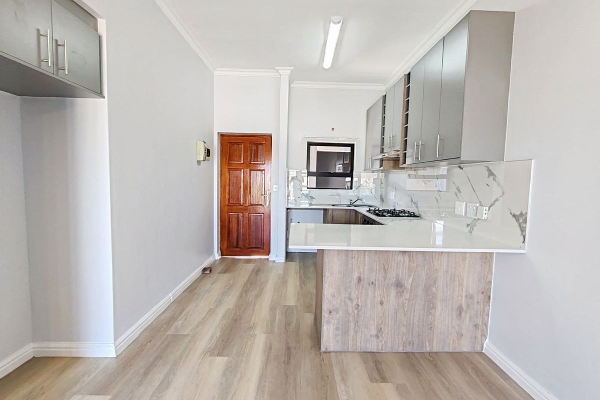 Renovated 2 Bed unit in Burgendy Estate - Photo 5