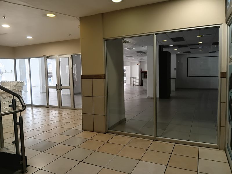 Retail Space To Rent in Johannesburg - Photo 9