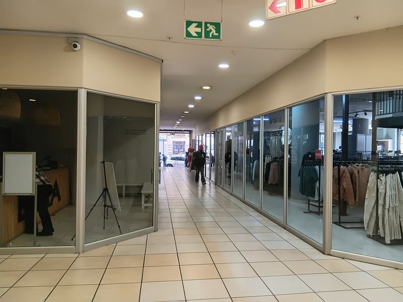 Retail Space To Rent in Johannesburg - Photo 6
