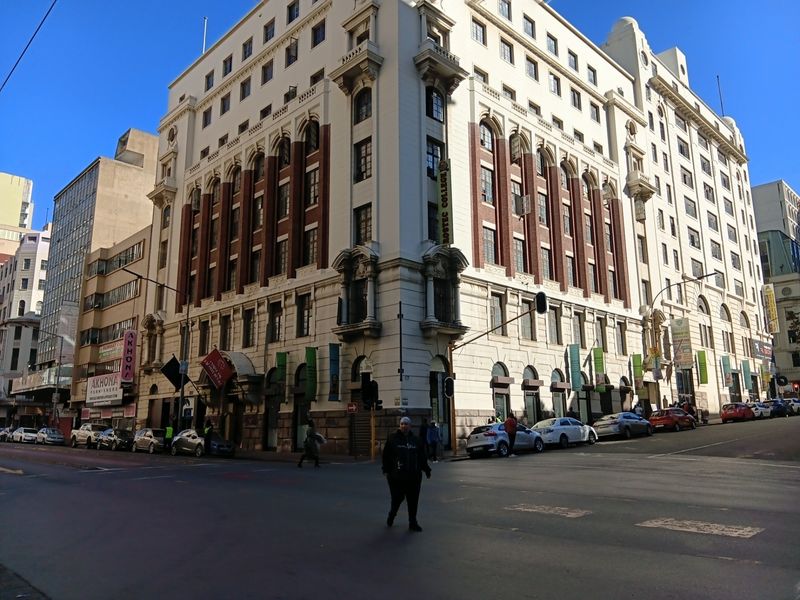 Retail Space To Rent in Johannesburg - Photo 2