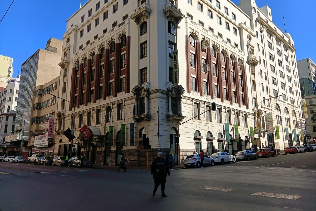 Retail Space To Rent in Johannesburg - Photo 2