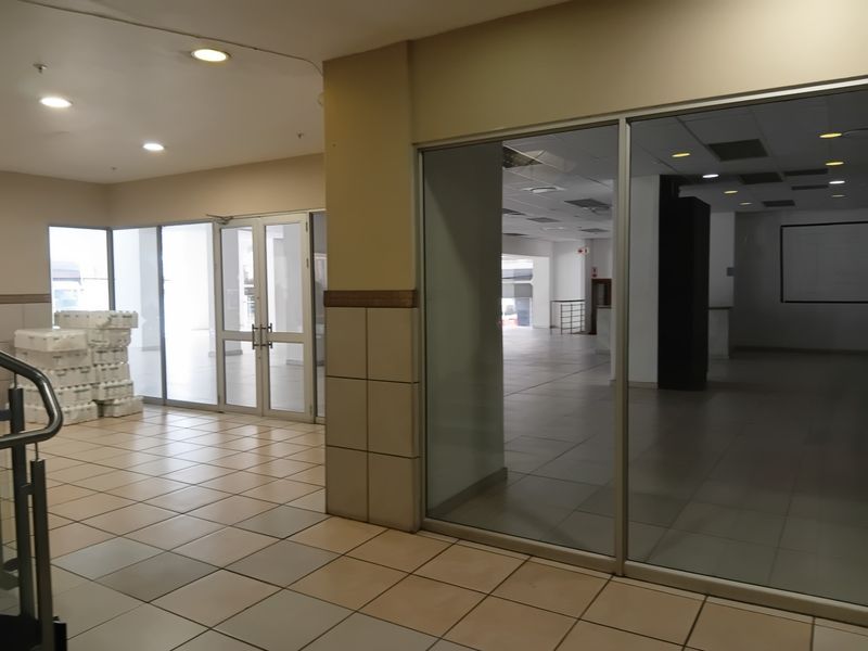 Retail Space To Rent in Johannesburg - Photo 10