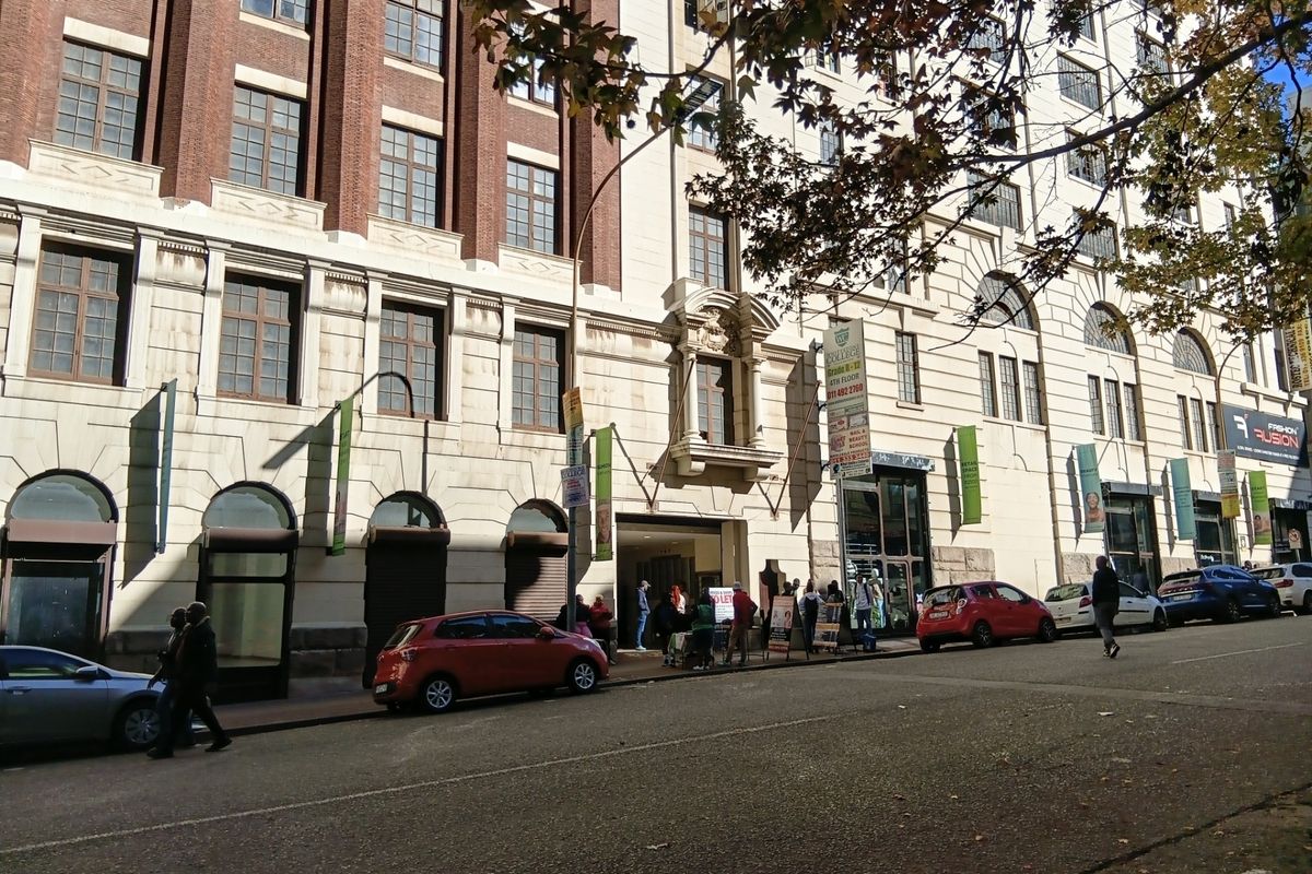 Retail Space To Rent in Johannesburg - Photo 3