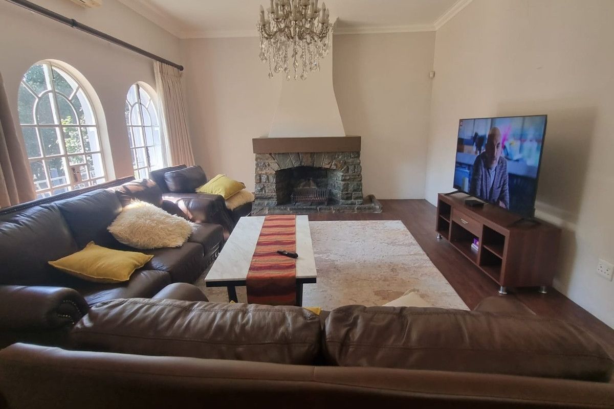 Luxurious 4 bedroom Home in Selborne with Batchelor flat - Photo 3
