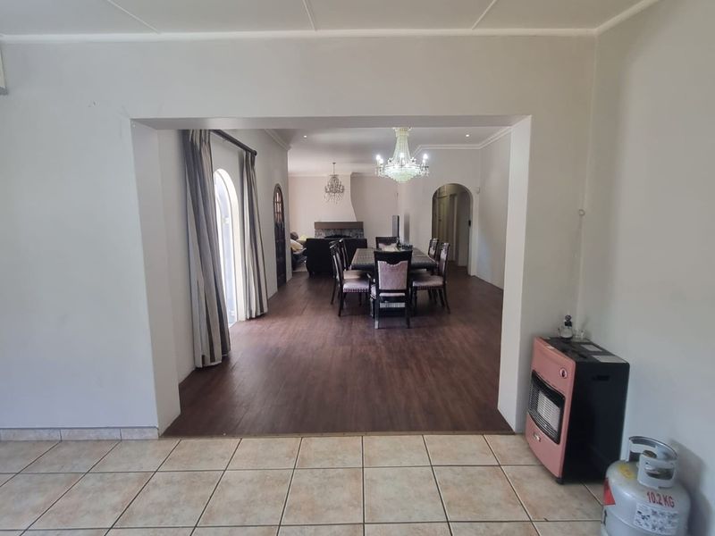 Luxurious 4 bedroom Home in Selborne with Batchelor flat - Photo 7