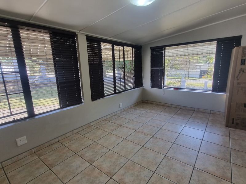 Luxurious 4 bedroom Home in Selborne with Batchelor flat - Photo 10