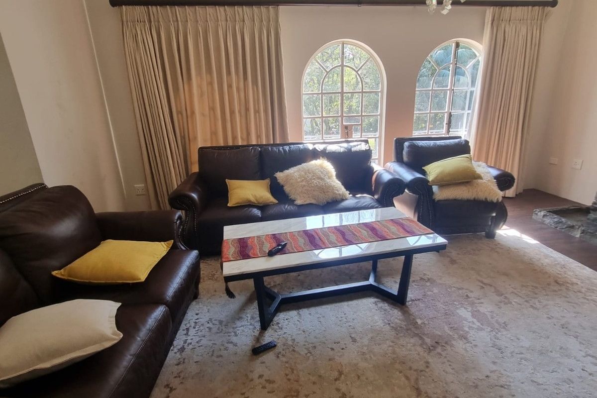 Luxurious 4 bedroom Home in Selborne with Batchelor flat - Photo 4