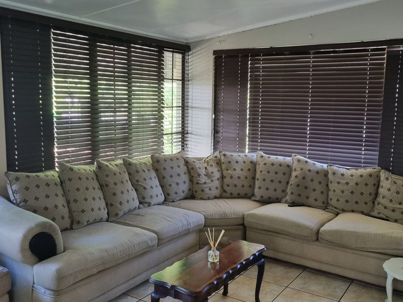 Luxurious 4 bedroom Home in Selborne with Batchelor flat - Photo 8